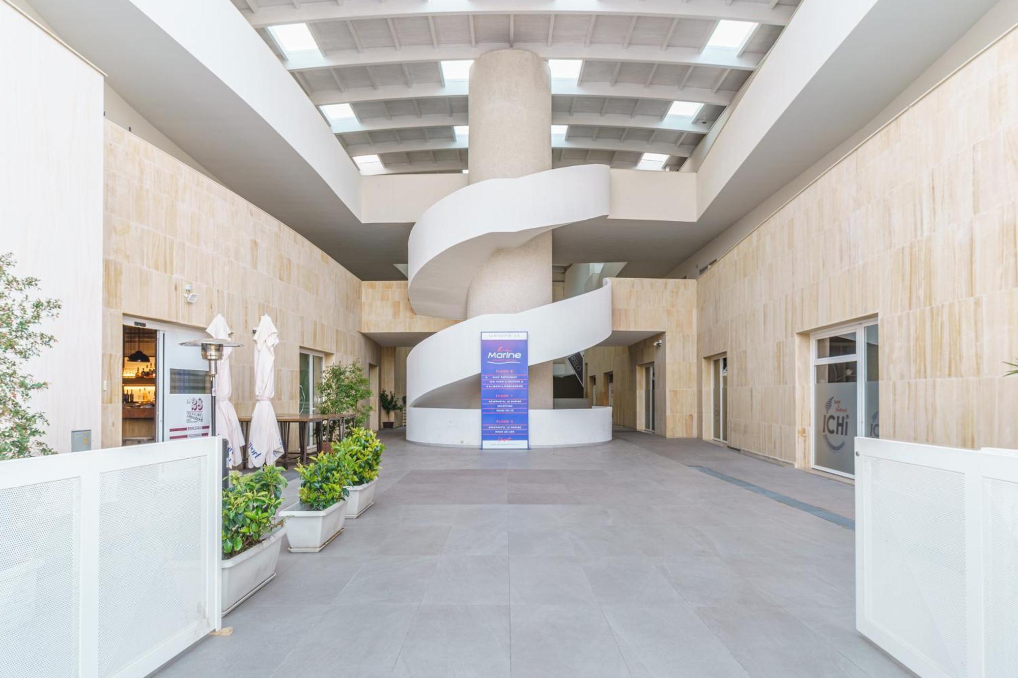 Aparthotel Le Marine Bisceglie Exterior photo